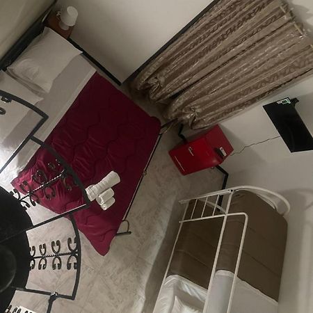 Апартаменты Casa Vacanza La Serenella Неаполь Экстерьер фото